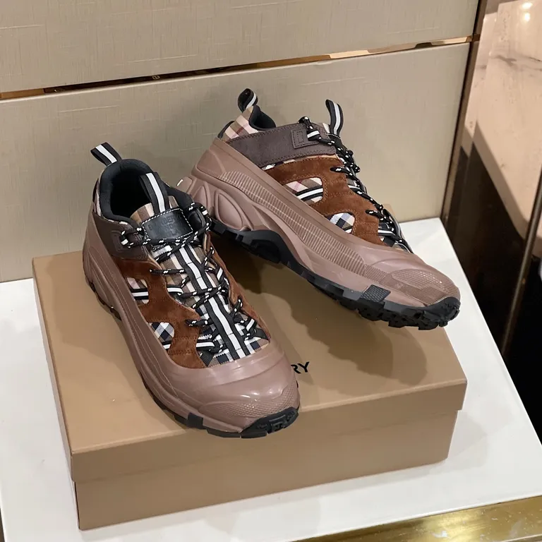 Burberry Shoe 